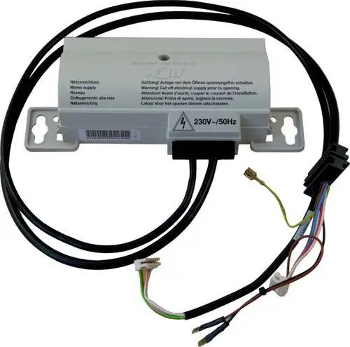 Externer Kabelsatz mit Anschluss für elektrische Geräte, hergestellt von Wolf. Enthält mehrere Kabel mit verschiedenen Anschlüssen. Warnhinweise sind auf der Oberseite sichtbar.